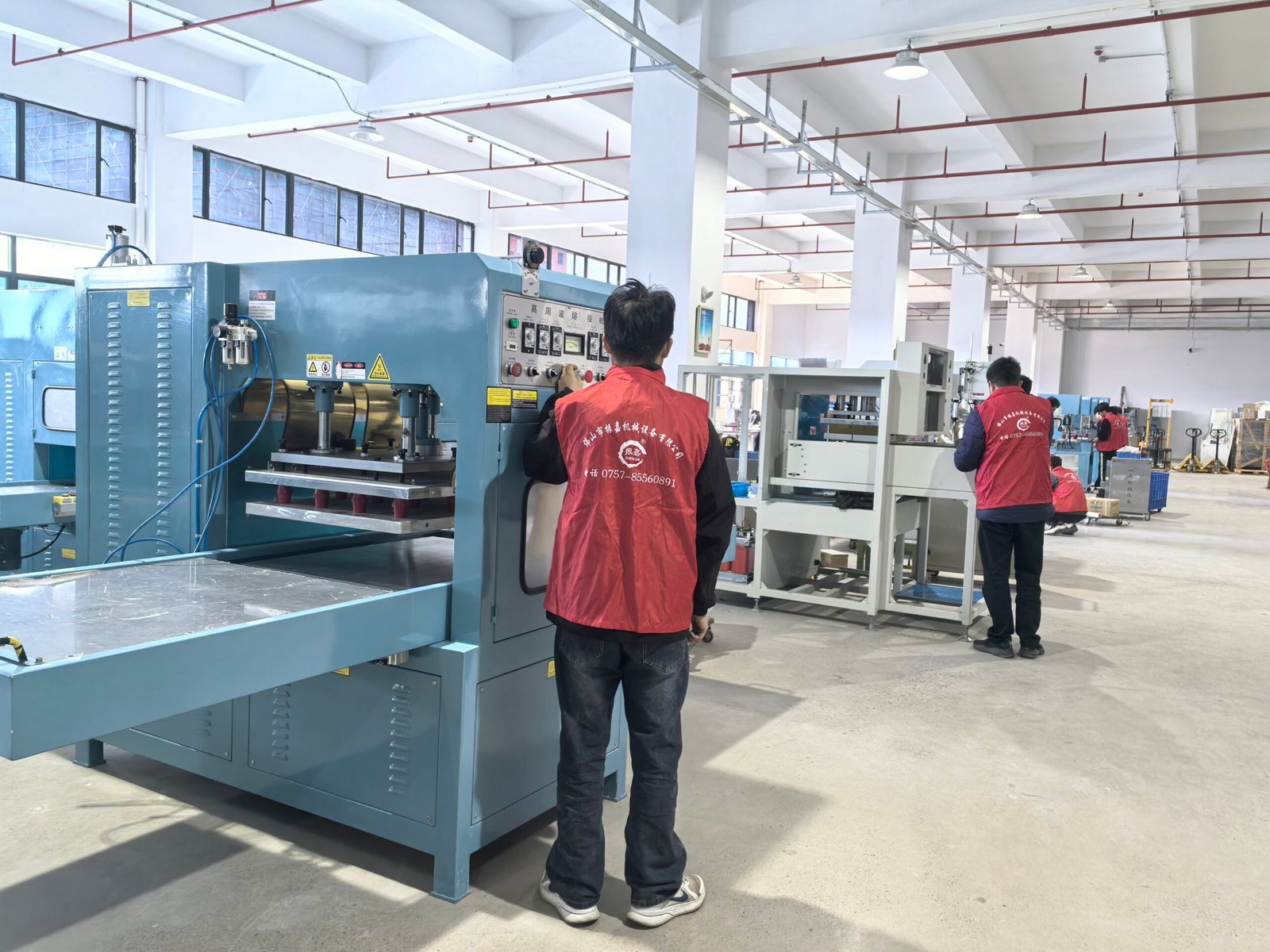 RF welding material sticking mold
