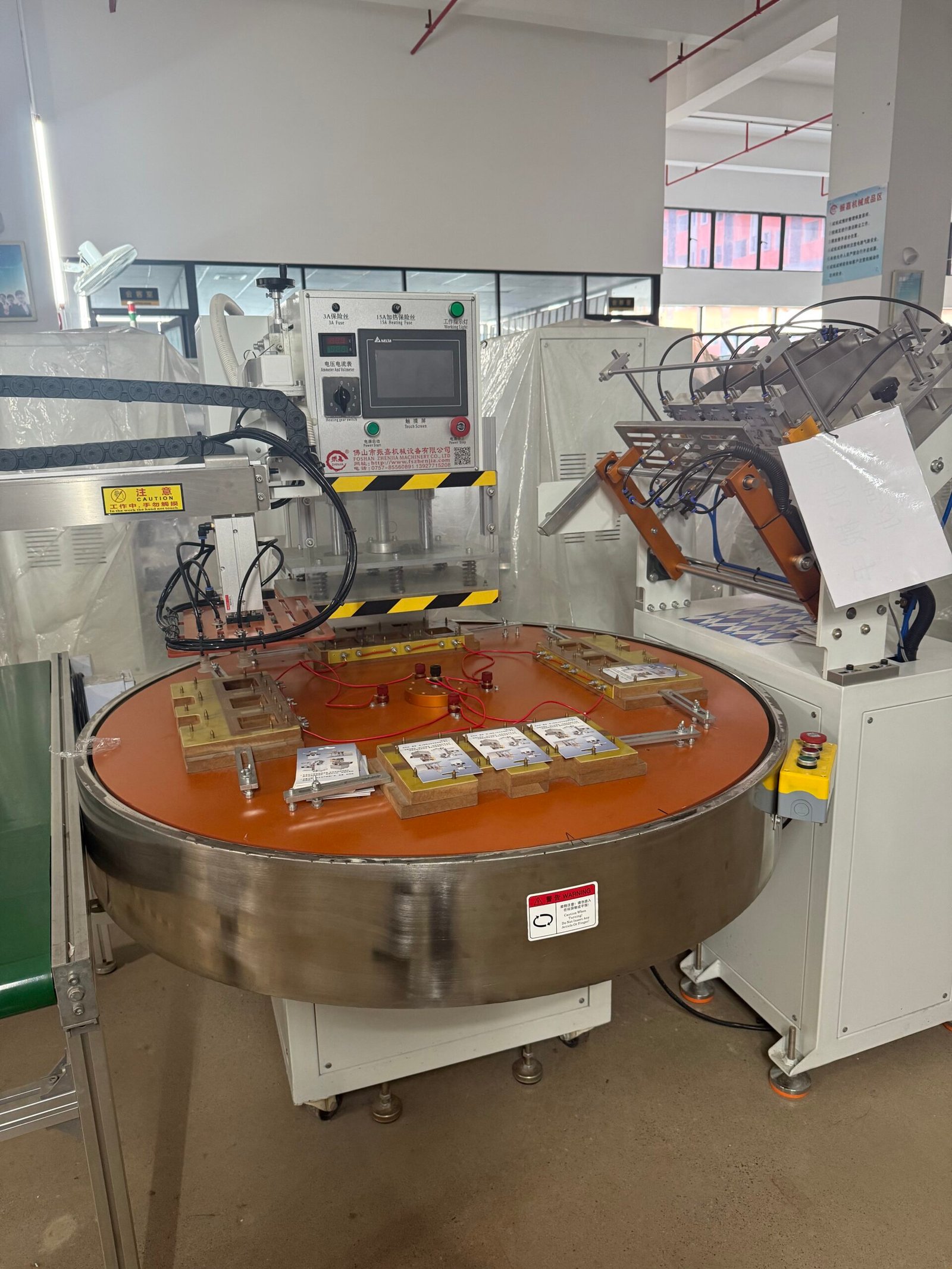 Dual-Manipulator Blister Sealing Machine (4)