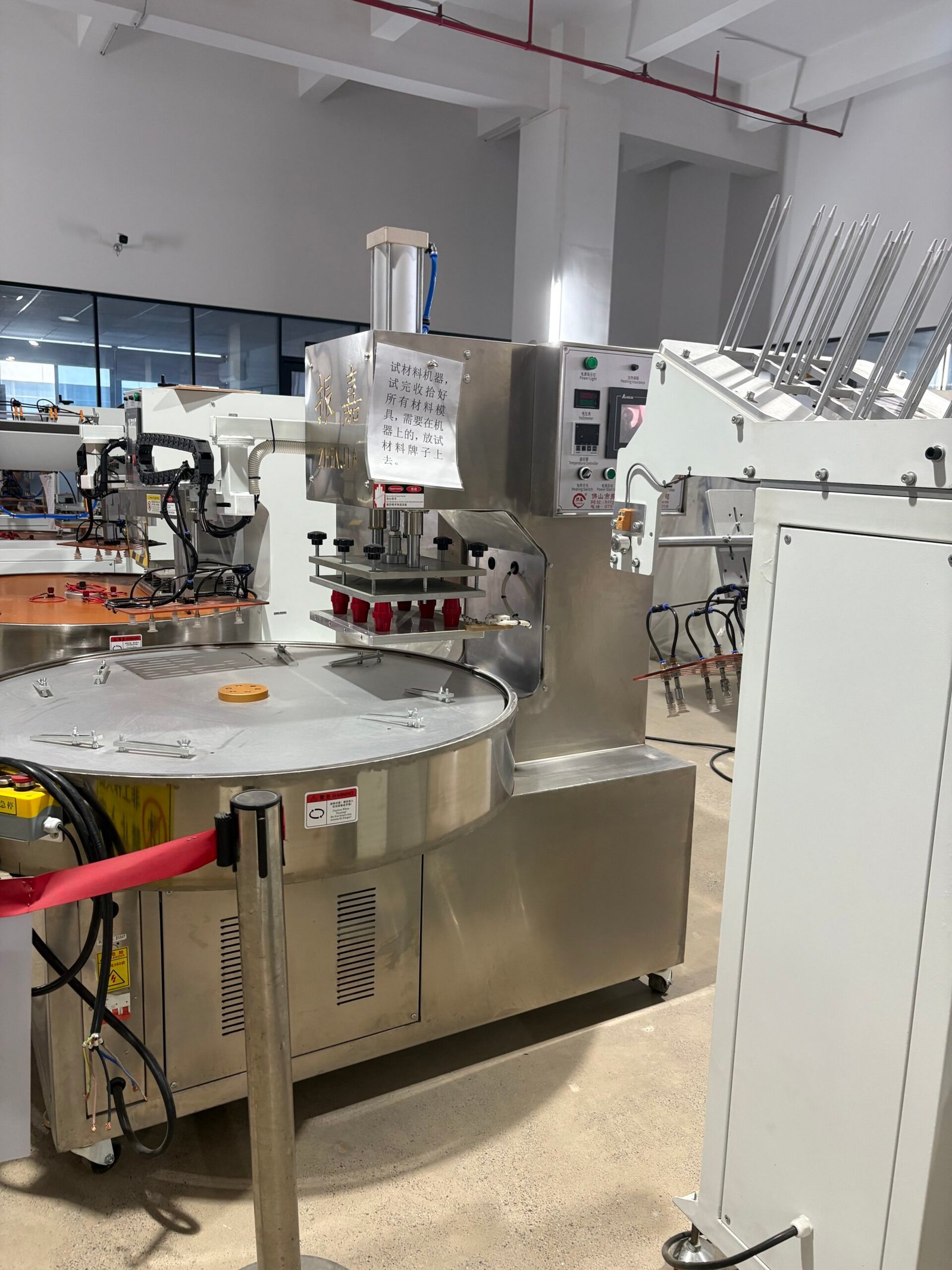 Stainless Steel Medical Blister Sealing Machine with Dual Robotic Arms and Power-Amplifying Cylinders (2)